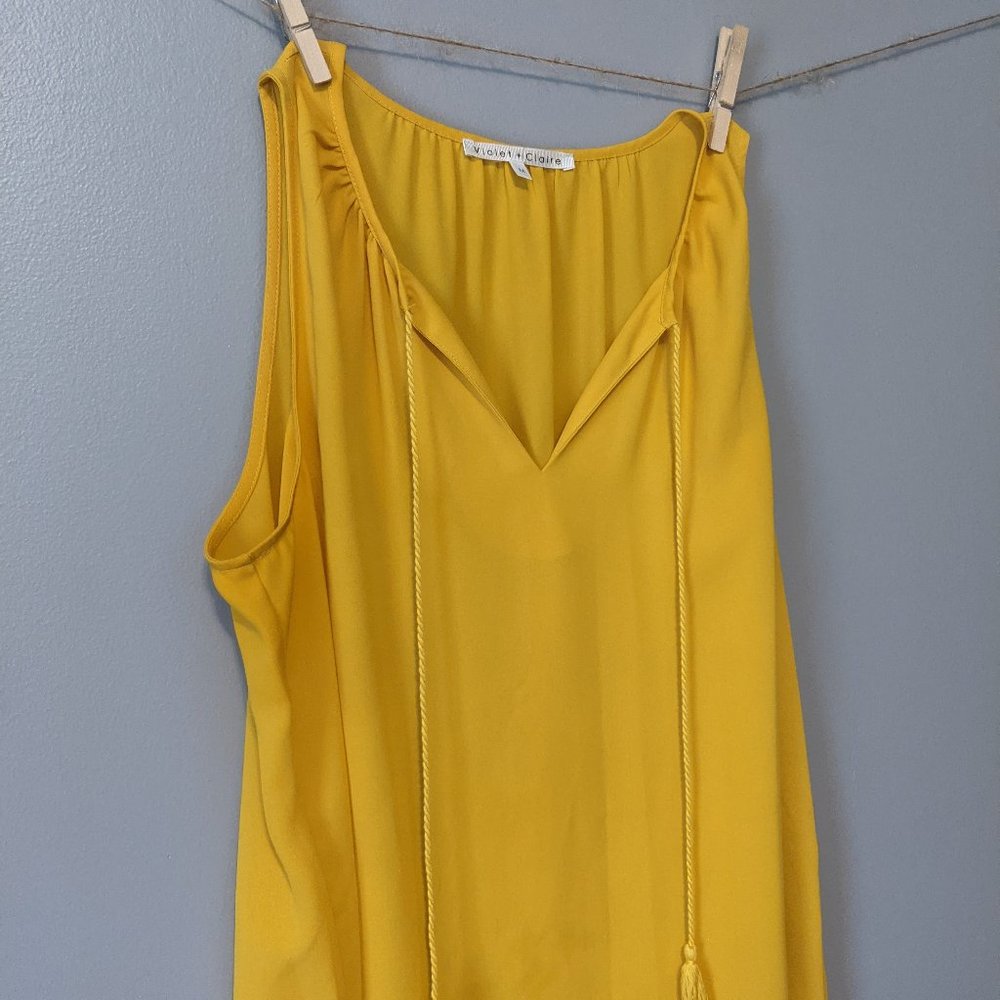 Violet + Claire Yellow Sleeveless Blouse Medium